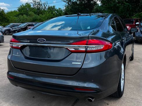 Used 2018 Ford Fusion SE w/ Fusion SE Technology Package FWD image 7