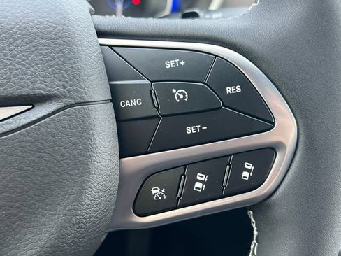 New 2027 Chrysler Pacifica Select w/ Family Tech Group AWD/4WD image 21