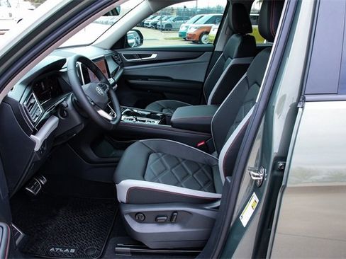 New 2026 Volkswagen Atlas Peak Edition image 10