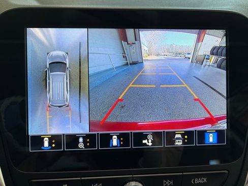 Used 2024 Chevrolet Equinox LT image 24