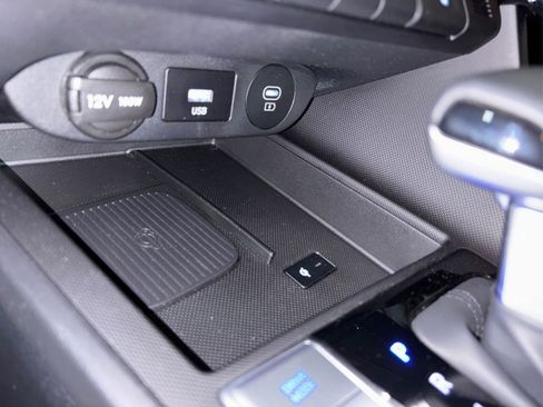 Used 2024 Hyundai Elantra SEL w/ Convenience Package image 37