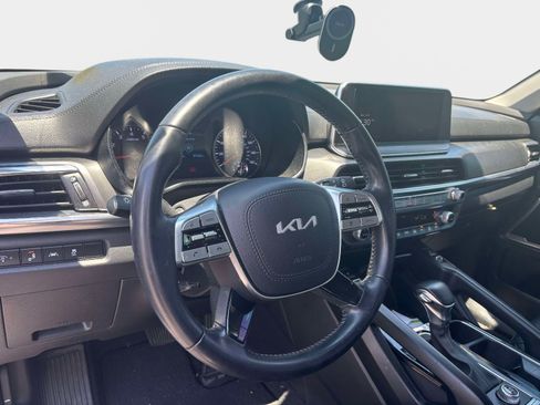 Used 2022 Kia Telluride S FWD image 9