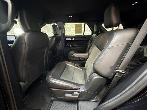 Used 2022 Ford Explorer ST-Line AWD/4WD image 15