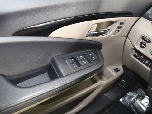 Used 2021 Honda Pilot Touring image 31