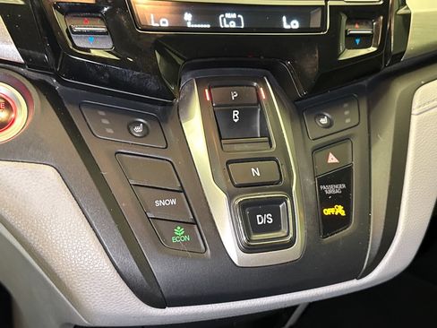Used 2018 Honda Odyssey EX image 28