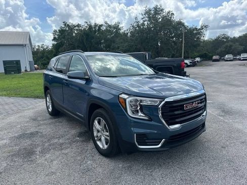 Used 2024 GMC Terrain SLE w/ Driver Convenience Package FWD image 7