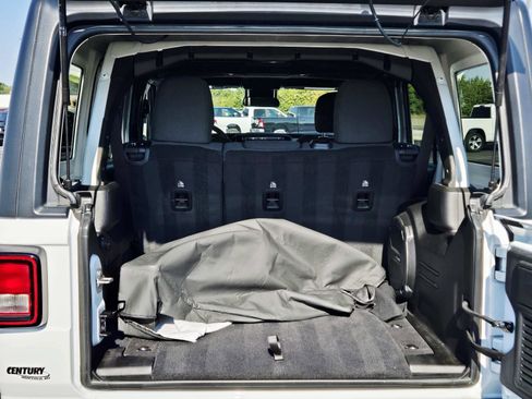 Used 2024 Jeep Wrangler Sport S image 14