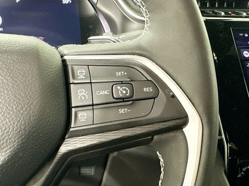 Certified 2023 Jeep Grand Cherokee Altitude AWD/4WD image 13