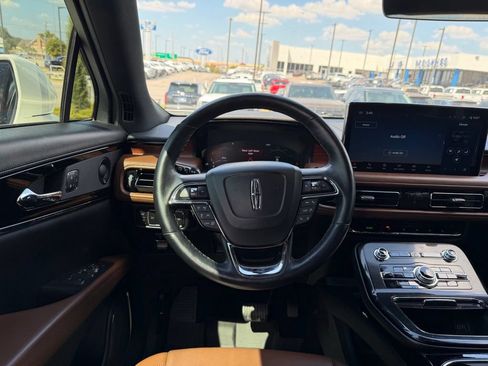 Used 2022 Lincoln Nautilus Reserve w/ Equipment Group 201A AWD/4WD image 10