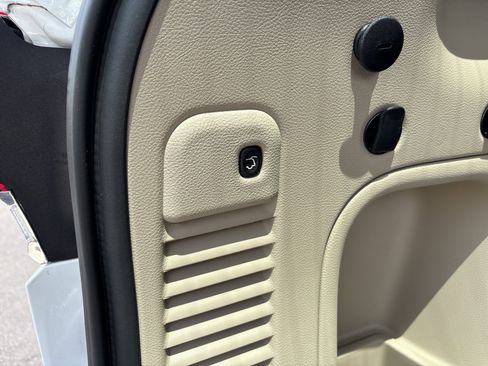 Used 2021 Jeep Grand Cherokee Limited RWD image 7