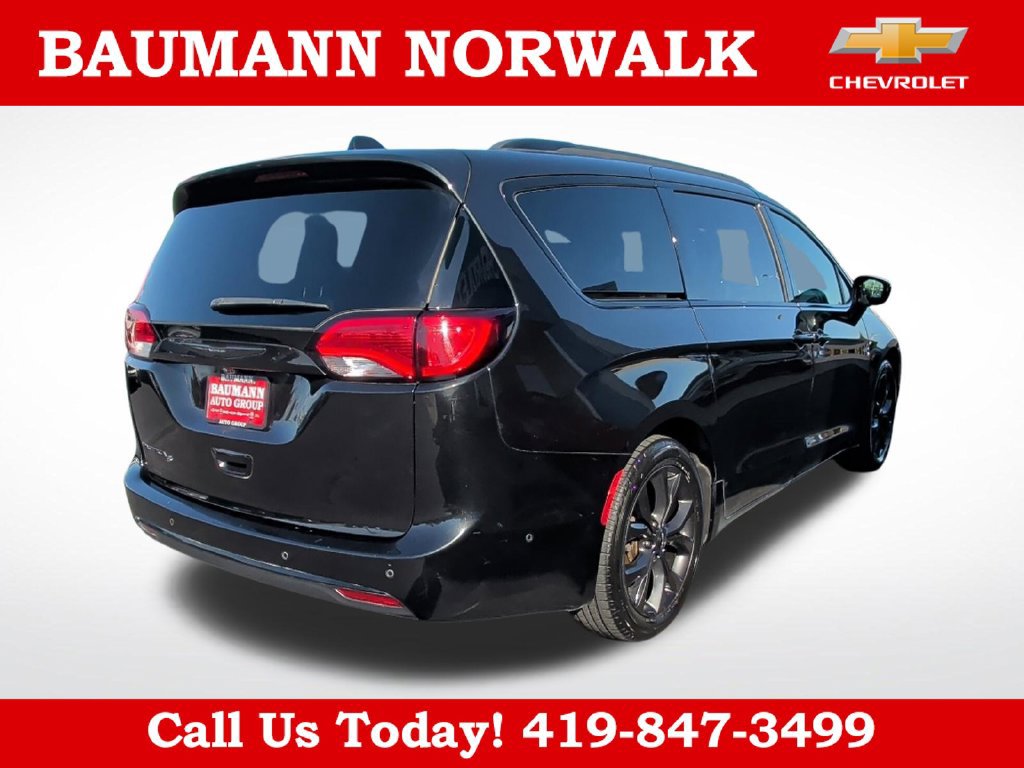 Used 2018 Chrysler Pacifica Touring-L w/ Advanced Safetytec Group FWD image 5