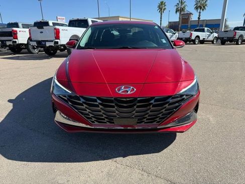 Used 2021 Hyundai Elantra SEL w/ Convenience + Premium Package FWD image 2