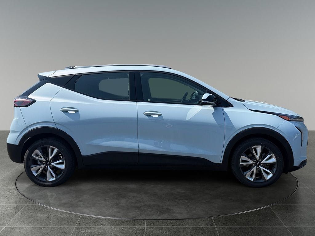 Used 2023 Chevrolet Bolt EUV LT w/ Convenience Package FWD image 10