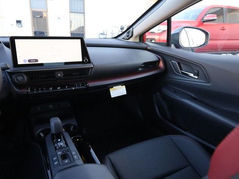 Used 2026 Toyota Prius Plug-In Hybrid FWD image 28