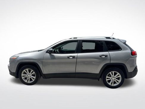 Used 2015 Jeep Cherokee Sport FWD image 2