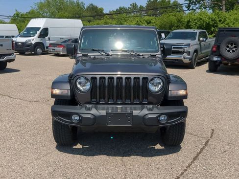 Used 2021 Jeep Wrangler Unlimited Sahara AWD/4WD image 3