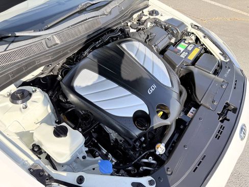 Used 2015 Kia Cadenza Premium w/ Luxury Package FWD image 26