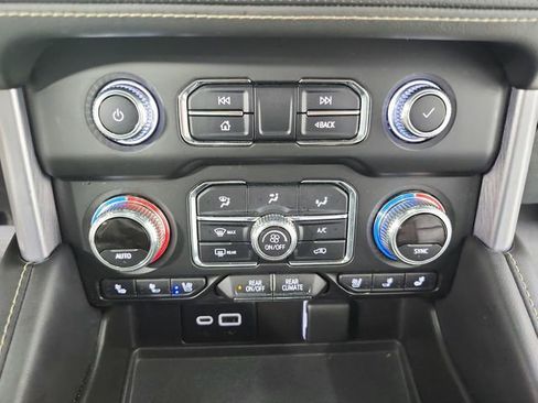 Used 2022 GMC Yukon XL SLT RWD image 31