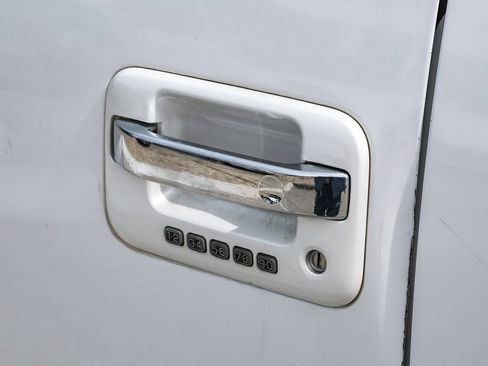 Used 2010 Ford F150 Lariat RWD image 35