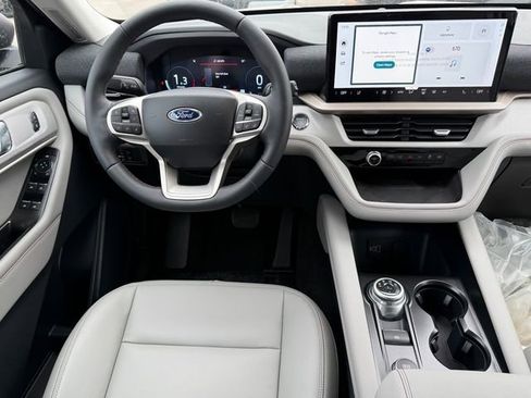 New 2026 Ford Explorer Active w/ Active Comfort Package image 14