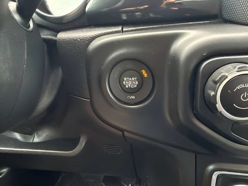 Used 2020 Jeep Wrangler Unlimited Sahara AWD/4WD image 13