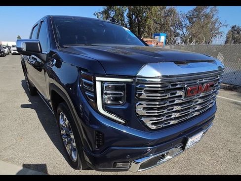 Used 2023 GMC Sierra 1500 Denali w/ Denali Reserve Package AWD/4WD image 1
