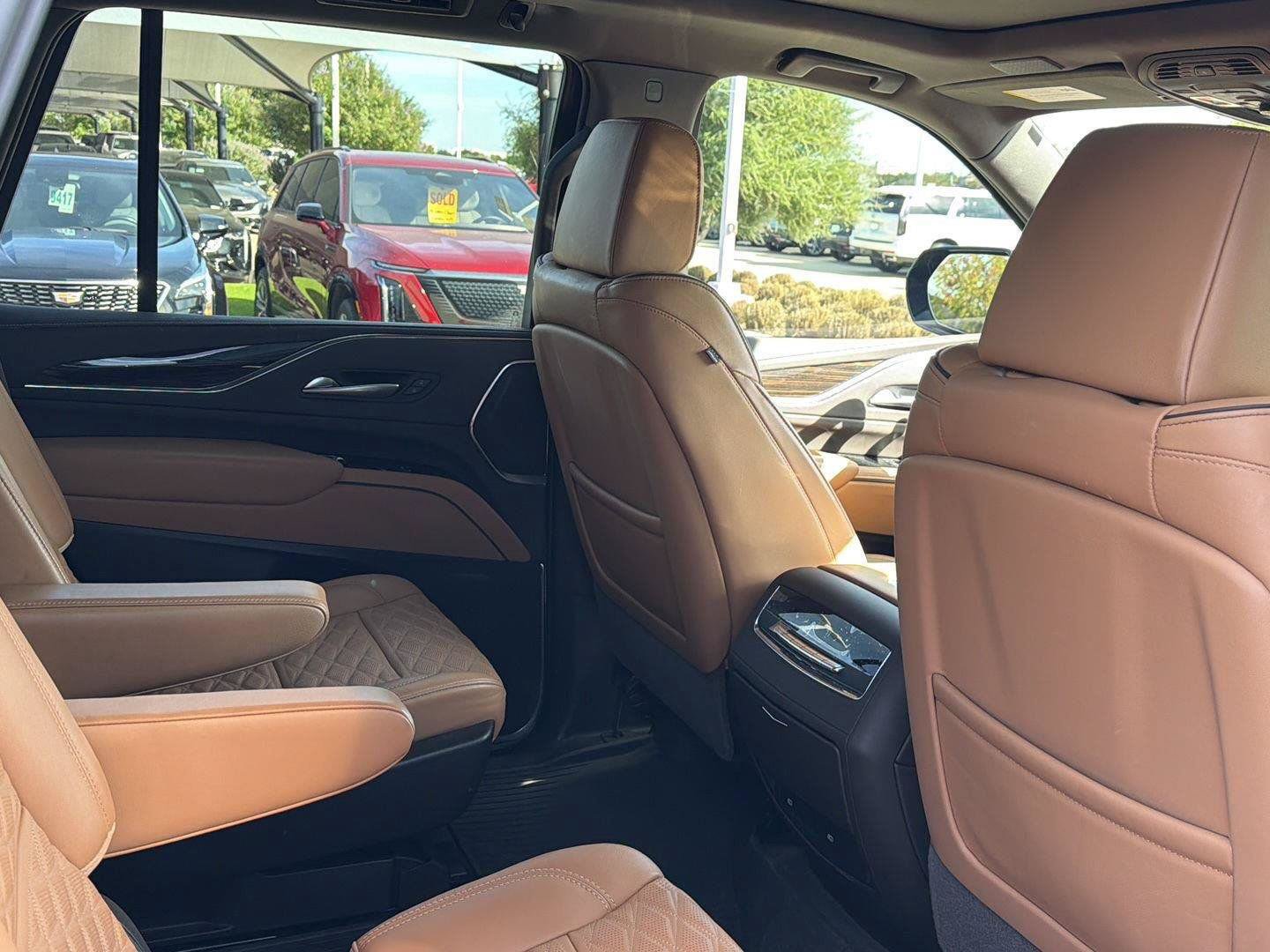 Used 2024 Cadillac Escalade Sport w/ Touring Package AWD/4WD image 8