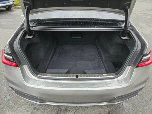 Used 2022 BMW 750i xDrive w/ M Sport Package image 7