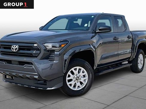 Used 2025 Toyota Tacoma SR image 1