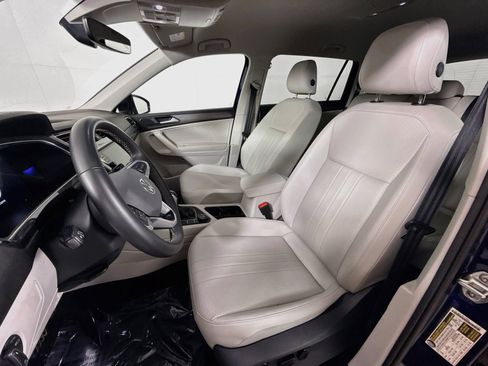 Certified 2024 Volkswagen Tiguan SE AWD/4WD image 5