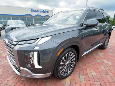 Used 2024 Hyundai Palisade Calligraphy FWD image 5