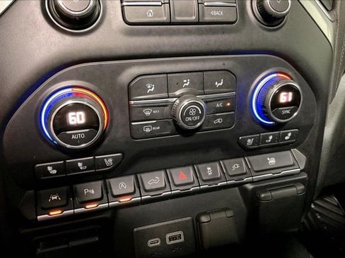 Used 2020 Chevrolet Silverado 1500 LTZ w/ LTZ Premium Package AWD/4WD image 37