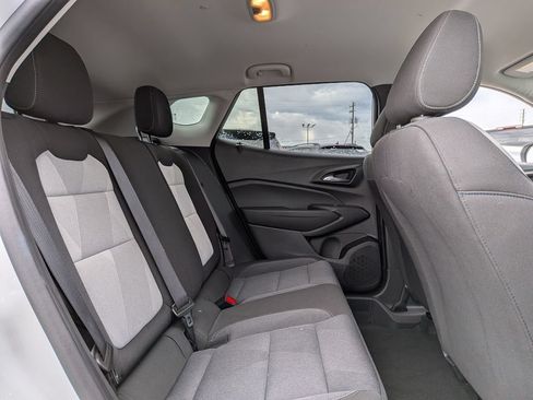 Used 2025 Chevrolet Trax LS FWD image 26
