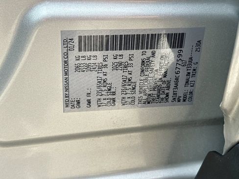 Used 2024 Nissan Rogue S FWD image 29