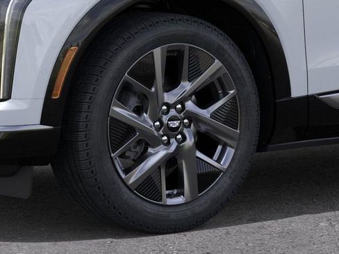 New 2026 Cadillac Optiq Luxury 1 RWD image 9