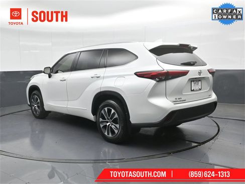 Used 2022 Toyota Highlander XLE image 8
