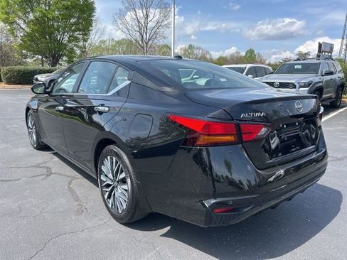 Used 2024 Nissan Altima 2.5 SV image 7