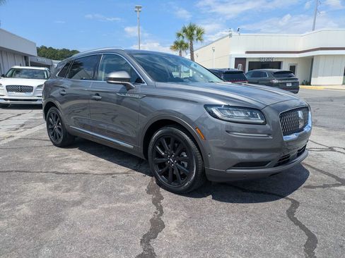 Used 2023 Lincoln Nautilus Reserve w/ Equipment Group 201A FWD image 2