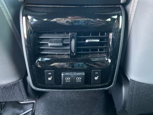 Certified 2019 Toyota Avalon Touring image 25