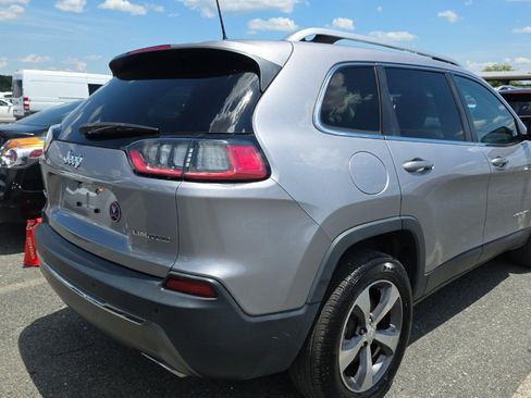 Used 2019 Jeep Cherokee Limited AWD/4WD image 4