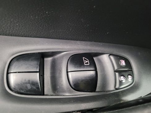 Used 2018 Nissan Rogue SL w/ Premium Package FWD image 27