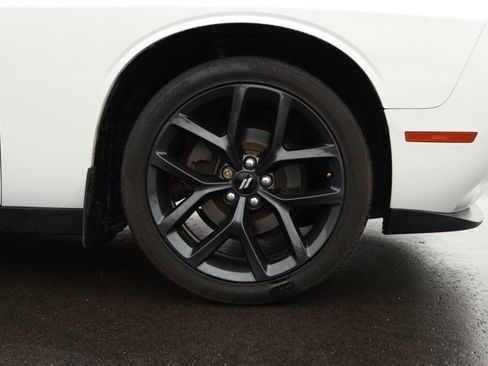 Used 2019 Dodge Challenger SXT w/ Blacktop Package image 5