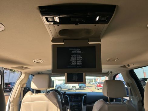 Used 2020 Cadillac Escalade ESV Luxury image 33