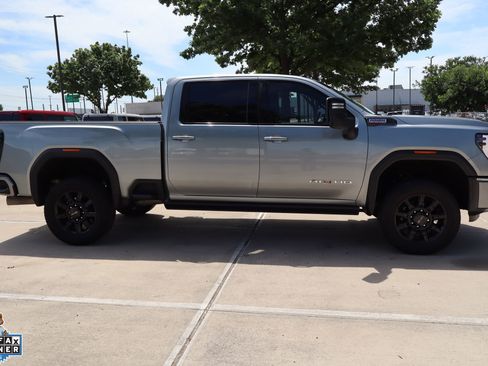 Used 2024 GMC Sierra 2500 AT4 w/ AT4 Premium Plus Package AWD/4WD image 2