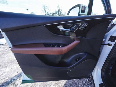 Used 2023 Audi Q7 3.0T Premium w/ Convenience Package image 9