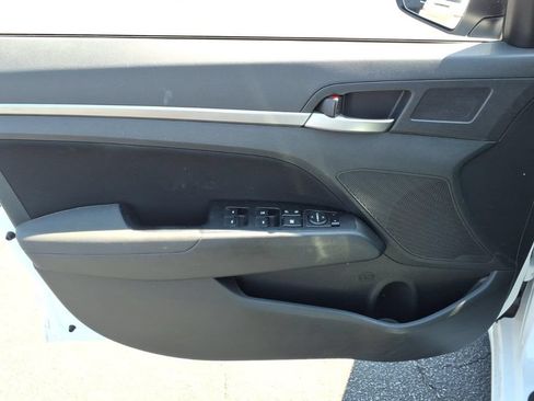 Used 2019 Hyundai Elantra SEL w/ Cargo Package FWD image 5