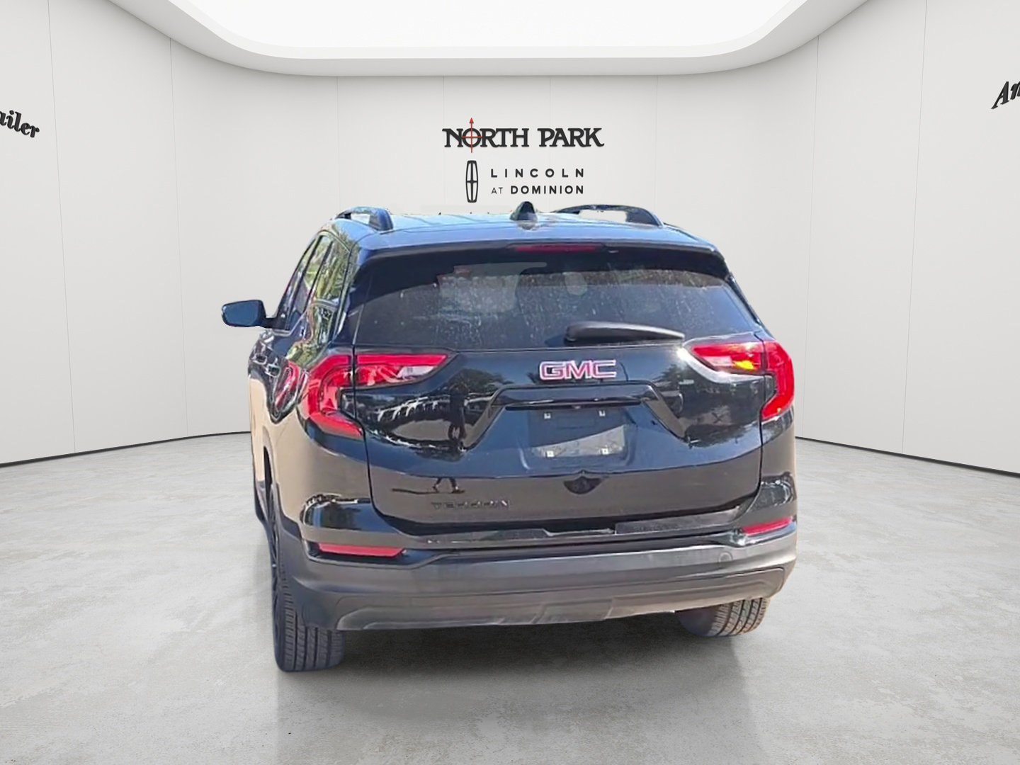 Used 2020 GMC Terrain SLE w/ Elevation Edition FWD image 4