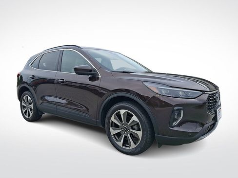 Certified 2023 Ford Escape Platinum AWD/4WD image 1