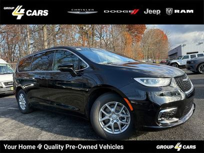 New 2026 Chrysler Pacifica Select