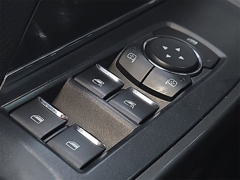 Used 2022 Ford F150 XLT w/ Equipment Group 302A High image 17